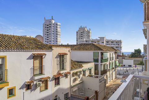 Spacious apartment close to all amenities in Arroyo de la Miel, Benalmádena! This gated community is located between the train station and the marketplace, within short walking distance to shops, supermarkets, bars and restaurants in the heart of tow...