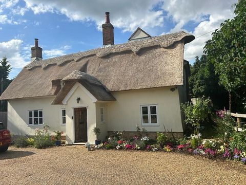 Extended period home, benefiting from a full rethatch in 2023, offering a tasteful blend of traditional period features and modern living. Located on the periphery of the charming hamlet of Stanford which is ideally situated for the highly regarded B...