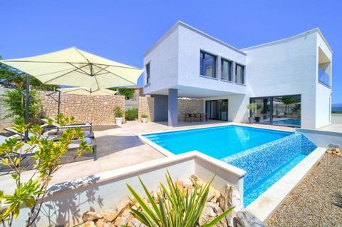 Exclusive villa with pool and wellness located on the island of Krk. Krk is located in the Kvarner Bay and is unique in many characteristics. Its position is closest to Central Europe, only 40 km away from Rijeka. It is connected to the mainland by t...