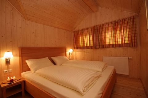 This wooden chalet meant for sole occupancy is located in Altaussee, Styria. It has 2 bedrooms and can host up to 6 people. During your stay here, you can have access to a nice balcony with splendid views. This is a pet-friendly place, and your furry...