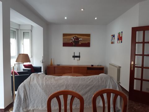 Spacious 2nd floor apartment available for rental from 1st December Located in a quiet building in Oliva town centre The property has been totally reformed throughout and boasts central heating and fiber optic wifi There is one double bedroom and two...