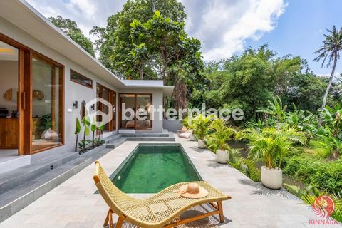 PRECIO: USD 179,000 Arrendamiento hasta 2047 (+ 25 años más de extensión garantizados)Descubra el refugio tropical de sus sueños en el corazón de Canggu, Tumbak Bayuh, con esta impresionante villa de 2 dormitorios, ubicada junto a un río tranquilo. C...