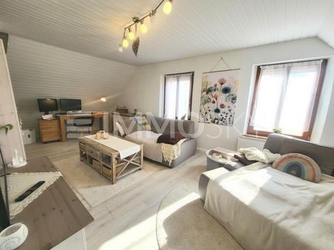 A vendre est cet immeuble d’appartements avec 5 unités résidentielles réparties sur 260 m² de surface habitable et 310 m² de terrain. Une courte liste des appartements : Rez-de-chaussée - bâtiment principal Surface habitable 56 m2 ; 2 chambres, dress...