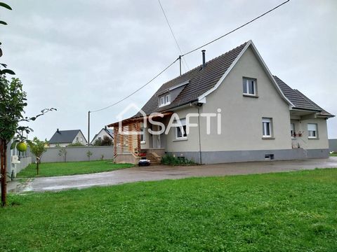 Située à Hirtzfelden (68740), cette propriété offre un cadre de vie paisible et charmant, idéal pour les amoureux de la nature. La ville bénéficie d'un environnement verdoyant avec des sentiers de promenades pittoresques, tout en étant à proximité de...