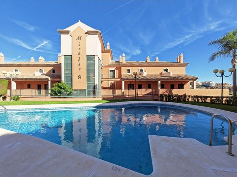 Apartment for rent in Elviria, Marbella with 3 bedrooms, 2 bathrooms and 1 on suite bathroom, with communal swimming pool, private garage (1 parking spaces) and communal garden. Regarding property dimensions, it has 155 m² built, 140 m² interior and ...