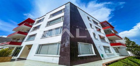 Property-COM-971 Luxuswohnung zum Verkauf in Jardines De Amagasí.Se Urbanisation befindet sich in der exklusiven, privaten und sehr sicheren Urbanisation Jardines de Amagasí, nur wenige Meter von der amerikanischen Botschaft entfernt. Ganz in der Näh...