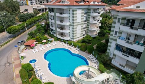 Geräumige und helle Wohnung mit zwei Schlafzimmern und schönem Blick auf den Pool mit allen notwendigen Geräten und Klimaanlage in allen Zimmern Dies ist eine möblierte Wohnung mit voller Ausstattung in Oba, Alanya, und der Komplex heißt Portakal, wa...