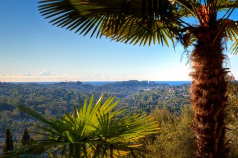 Gelegen in de buurt van Saint Paul de Vence, in La Colle sur Loup, zal deze prachtige vrijstaande villa met 5 kamers met een bewoonbare oppervlakte van 160m2 u verleiden met zijn authentieke charme en onberispelijke bouwkwaliteit. Gebouwd op een perc...