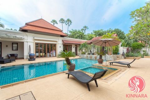 Erleben Sie den Inbegriff von Luxus in dieser atemberaubenden Villa im balinesischen Stil mit 5 Schlafzimmern, die sich im prestigeträchtigen Anwesen Sai Taan in Phuket befindet. Dieses exquisite Anwesen verfügt über 4,5 Badezimmer und eine geräumige...