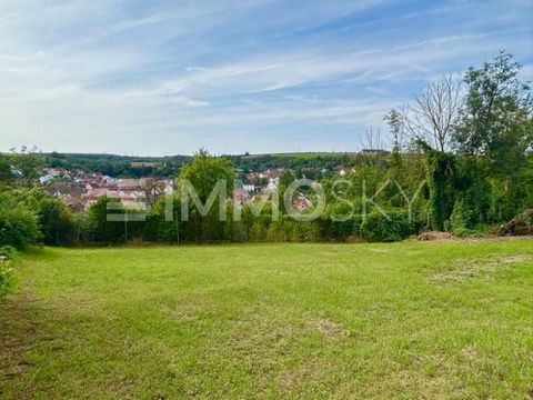 Zum Verkauf steht ein Bauplatz in Obernbreiter Bestlage am Hang. Dieses Baugrundstück bietet auf einer Fläche von 664 m² ausreichend Platz für Ihr Traumhaus. Die Lage zeichnet sich durch ihre Ruhe und die malerische Umgebung aus, die einen hohen Wohn...