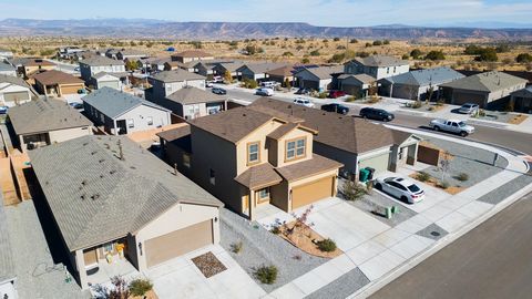 Welcome to the beautiful Mountain Hawk Estates, just minutes away from shopping, restaurants, casinos and more! Why wait to build a brand new home when you can purchase a barely lived in 2024 home with NO PID!This home includes brand new landscaping,...