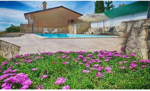 The villa in Brnobici has 3 bedrooms and capacity for 8 persons. Accommodation of 120 m² comfortable and is fully-equiped, It has garden and swimming pool. The property is located 500 m from the restaurant 