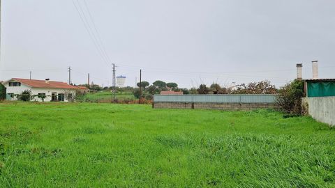 Exclusive! Urban land with 500 m2 in Calvaria de Cima, Porto de Mós, with feasibility of building a house. According to the PDM of Porto de Mós, the land is located in Type II Housing Space, with the following buildability regime: - Land occupation i...