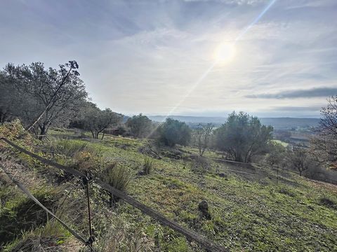 Votre conseillère SAFTI vous propose ce terrain constructible de 1434m2 en zone UDc : emprise maximale au sol des constructions et leurs annexes est fixée à 7%. Hauteur maximale est de 7 mètre du sol à l'égout du toit. Raccordement tout à l'égout pos...