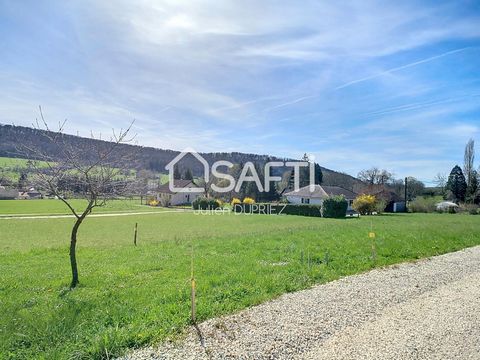 Situé dans la charmante commune de Rurey (25290), ce terrain de 1394 m² offre un cadre paisible et verdoyant pour la construction de votre future résidence. Niché au cœur d'un petit lotissement en création de 4 parcelles, il bénéficie d'un environnem...