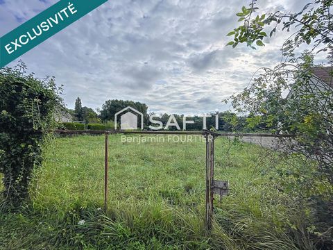 Spacieux terrain constructible de 2281 m² proche Longueville