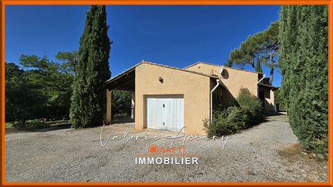 Rocbaron : Maison individuelle de plain-pied de 120 m² sur un terrain de 1589 m² avec 3 chambres, piscine, garage...