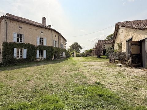 MAISON DE CARACTERE