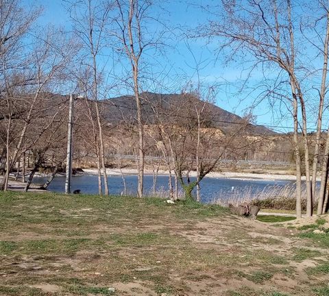 Tout près de Perpignan, belle parcelle dans un environnement agréable