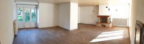 Grande maison avec garages et jardin – Conflans-sur-Lanterne (70800)