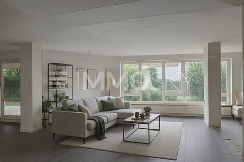 This exclusive ground floor apartment with a generous 167sqm of living space is located in the best central location of a well-kept apartment building. Despite the central location, you can enjoy exceptional peace and privacy here. The heart of the a...
