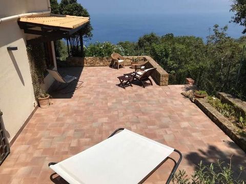 UNDER OFFER! - The villa is positioned on a hill with unobstructed views over the sea, just 10 minutes' by car to Cefalù. The villa is positioned on a hill with unobstructed views over the sea, just 10 minutes' by car to Cefalù. The property has an e...