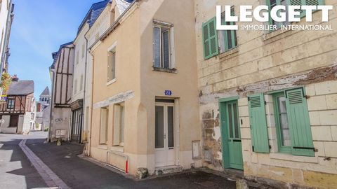 114782AKB37 - Great opportunity to own a townhouse in Chinon. This three bedroom property is in the heart of the town and within walking distance of shops and restaurants. Information about risks to which this property is exposed is available on the ...