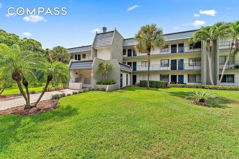 Huge price reduction! Let this lovely home be yours! Beautifully updated 3 bedroom condo overlooking a serene lake with fountain. The kitchen has been completely opened to the living and dining areas and offers white shaker cabinets, granite countert...
