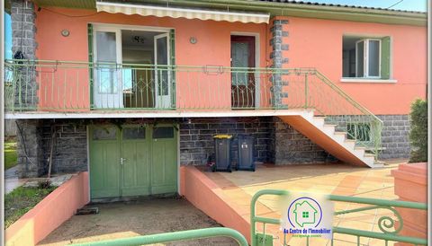 In the town of Tonneins, close to all amenities on foot, 15 minutes from Marmande, come and discover this town house of 104m2 with garden. The first floor opens onto an entrance with storage cupboard, a bright living room, a kitchen, two bedrooms wit...