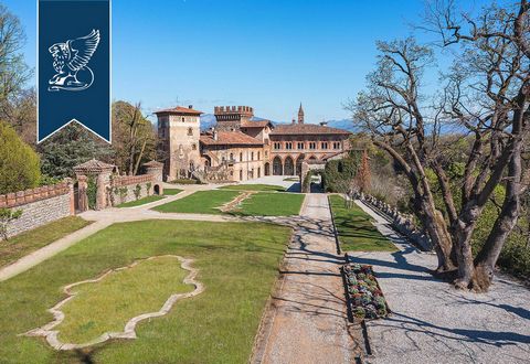 In the charming village of Filago, in a strategic position on the road that connects Milan and Bergamo, there is this majestic castle dating back to the early 1300s for sale. This castle was probably built during the Middle Ages on the remains of a f...