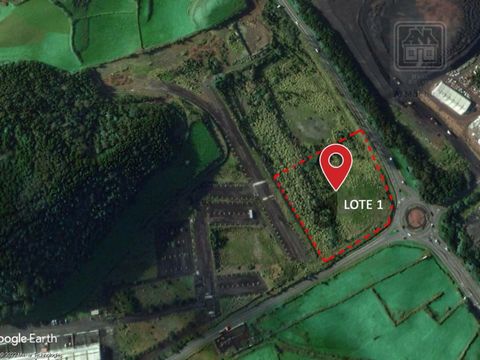 URBAN LOT of land for sale located in the Pico d'Água Park development, in Pico da Pedra, Ribeira Grande, with a total area of 13,300 m2, for the construction of a warehouse/commercial area. Information about the areas: Planned Implantation Area: 5,2...