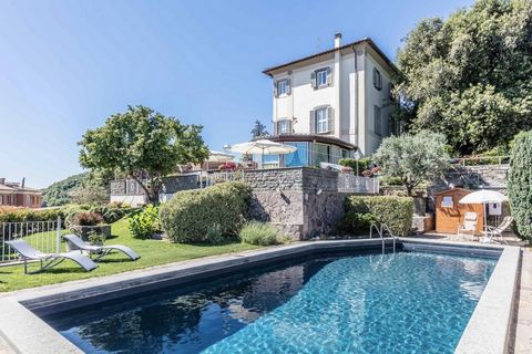 Historical villa with swimming pool perfectly renovated and restored, it enjoys a predominant position with a magnificent view over the whole valley below the ancient village of Soriano nel Cimino. The residence is surrounded by a large and luxuriant...
