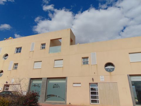 From our La Zenia sales office we are proud to offer this beautiful, 2 bedroom apartment located in La Zenia, close to Torrevieja, Punta Prima, and PLay Flamenca This spectacular apartment benefits from a very spacious, bright and airy living space. ...