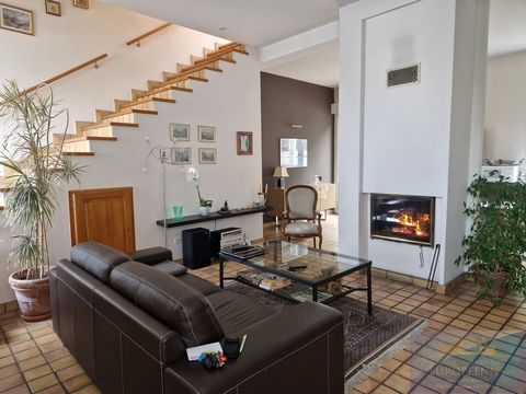 Sale in VIAGER occupied by a 75-year-old lady LOURDES VILLE, very warm house of 110m2 of living space in perfect condition. On the ground floor, the living room of 50m2 offers a lounge area with a central fireplace and a fully furnished and equipped ...