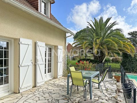 At Novarea, classic houses all have a unique charm! Looking for new roots and a more peaceful environment? We look forward to seeing you on the heights of the village of Meillon, 15 minutes from Pau. Inside this property you will discover a house of ...