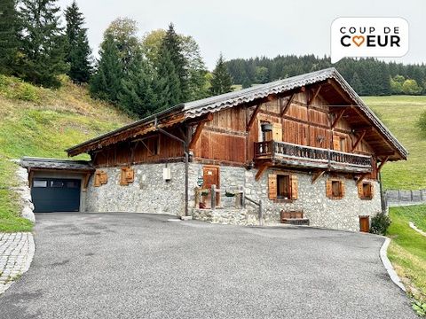 A moins de 40 minutes de la frontière Suisse, ce magnifique chalet d'alpage rénové avec grand soin, est situé à seulement 10 minutes de toutes les commodités de la ville de CLUSES et de l'embranchement d'autoroute, 20 minutes des stations de ski du G...