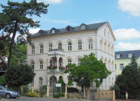 The vacation apartment is located on the first floor of an architectural monument, which is unique in Saxony. The architectural style is neo-romantic. The house is very centrally located in the center of Waldheim. To the market place it is about 3 mi...