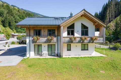 This 1-bedroom chalet in Saalbach-Hinterglemm promises a fun-filled vacation near a large ski area of Austria. Featuring 2 relaxing saunas and ski boot heaters, it is perfect for a family of 2 or a couple to stay. The region has many hiking and mount...