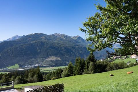 This light-flooded and friendly holiday flat is located on the second floor of a farmhouse in Hollersbach im Pinzgau. A true paradise for animal lovers. Couples and small families will immediately feel at home here. An absolute highlight is the spaci...