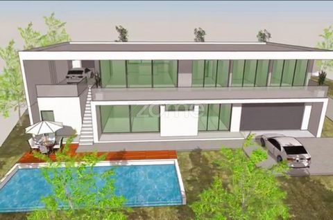 Identificação do imóvel: ZMPT562790 Plot for the construction of a single-family house in Mós/Vila Verde. 5 minutes from the center of Vila Verde and Pico de Regalados. Excellent sun exposure. Good accessibility. Close to schools, pharmacies, public ...