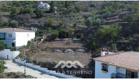 This wonderful urban plot is situated in Daimalos, a beautiful village in the municipality of Arenas in the Axarquia. If you want to build your dream home in a village in which you can see the details of its Moorish past and has an incomparable peace...