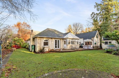An opportunity to acquire this spacious detached bungalow situated on a private road offering accommodation approaching 2000 sq ft, to include 4/5 bedrooms, 2 ensuites and a family bathroom, 2/3 reception rooms and a spacious kitchen/breakfast room. ...