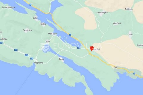 Zaton Doli, a building plot of 3249 m2 with direct access to the Adriatic highway, is only 350 m from the sea, the bay where the most famous 