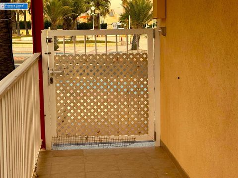 Very comfortable apartment for sale at the entrance of La Manga. What stands out the most about this house is its terrace and its 3 huge bedrooms. Without a doubt, there is room for the whole family here. It is very close to both the Mediterranean Se...