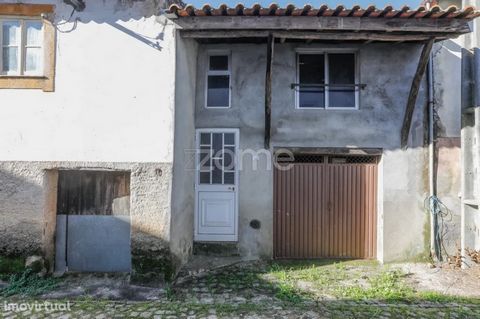 Property ID: ZMPT557238 House with land inserted in a beautiful village, belonging to São Martinho da Cortiça, surrounded by fantastic landscapes of the river alva and the Serra do Açor. Composed of two articles, both urban. 1st Article with a total ...