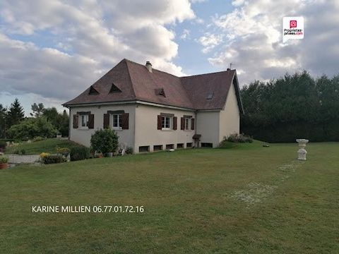Karine MILLIEN offers you a beautiful family home only 1h50 from Paris, 10 min from l'Aigle and 14 min from Verneuil sur Avre. It is located in a quiet residential area with a magnificent unobstructed view, a visit is a must! Entrance, large bright a...