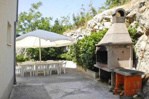 On a 1000 sqm plot on a hillside and with sea views on the Omis Riviera. The former fishing village of Nemira is quiet, a few hundred meters below the coastal road and is ideal for those looking for peace and relaxation. On request, half-board (buffe...