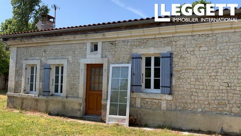 A25471SHH16 - Situated on the edge of a hamlet, 10 minutes from N10 and Barbezieux which has all commerce, schools, doctors etc. 35 minutes to Angouleme and TGV link. 1 hour from Bordeaux. Information about risks to which this property is exposed is ...