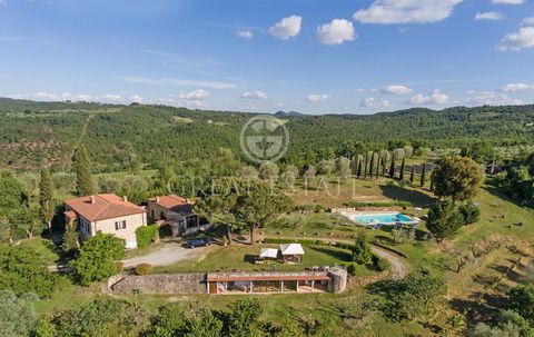 The farmhouse extends over approximately 350 sqm on two levels and inside is composed of a part used as a main residence while in the remaining part 5 wonderful apartments have been created, all completely independent and used as a farmhouse and comp...