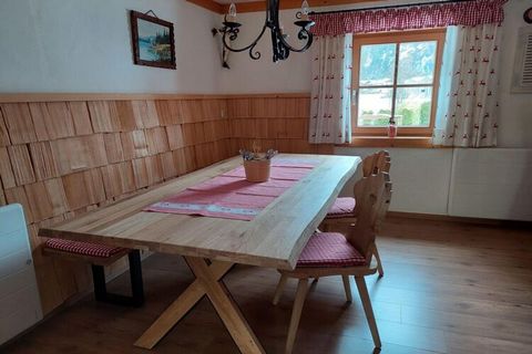 Welcome to our newly renovated Jagdhütte! The holiday home offers space for 8 people and possibly 2 small children. The large garden invites you to grill and play in summer - just right for families! Krimmler waterfalls Tauern bike path, hiking trail...